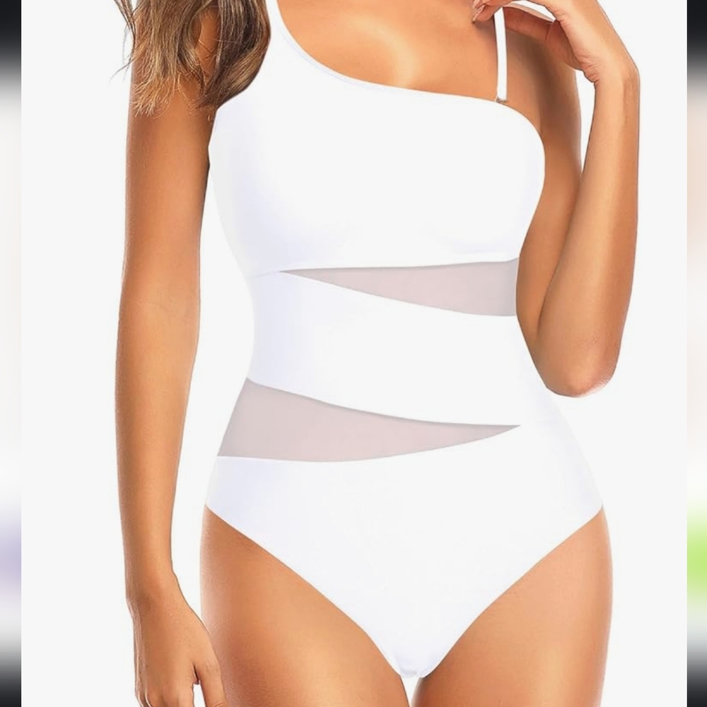 1pc NWT white swim swear.